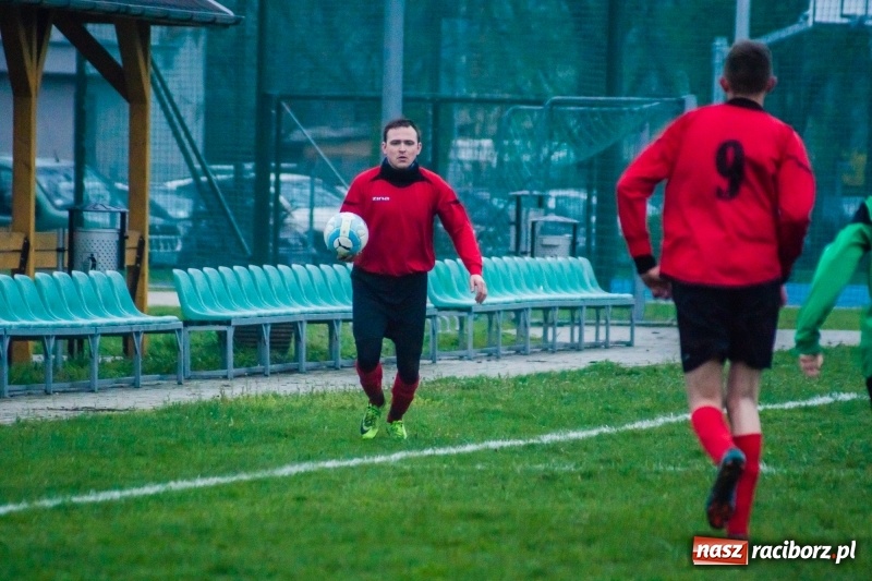 Zdjęcie w galerii na portalu naszraciborz.pl: C klasa: Nieudana inauguracja Wichru Płonia wiadomości z regionu