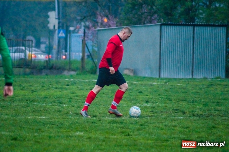 Zdjęcie w galerii na portalu naszraciborz.pl: C klasa: Nieudana inauguracja Wichru Płonia wiadomości z regionu