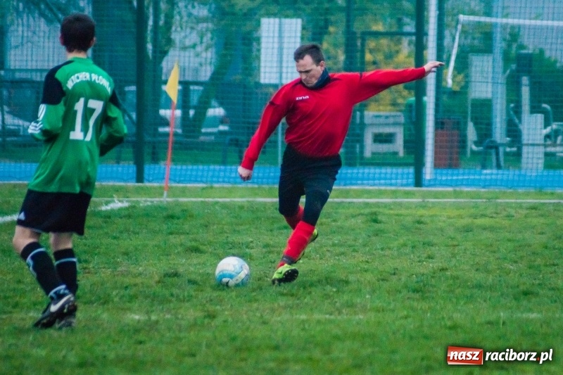 Zdjęcie w galerii na portalu naszraciborz.pl: C klasa: Nieudana inauguracja Wichru Płonia wiadomości z regionu