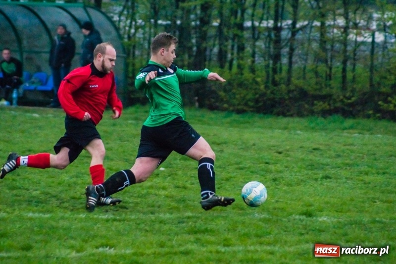 Zdjęcie w galerii na portalu naszraciborz.pl: C klasa: Nieudana inauguracja Wichru Płonia wiadomości z regionu