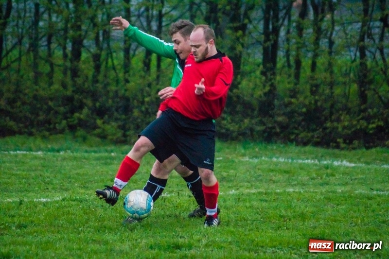 Zdjęcie w galerii na portalu naszraciborz.pl: C klasa: Nieudana inauguracja Wichru Płonia wiadomości z regionu