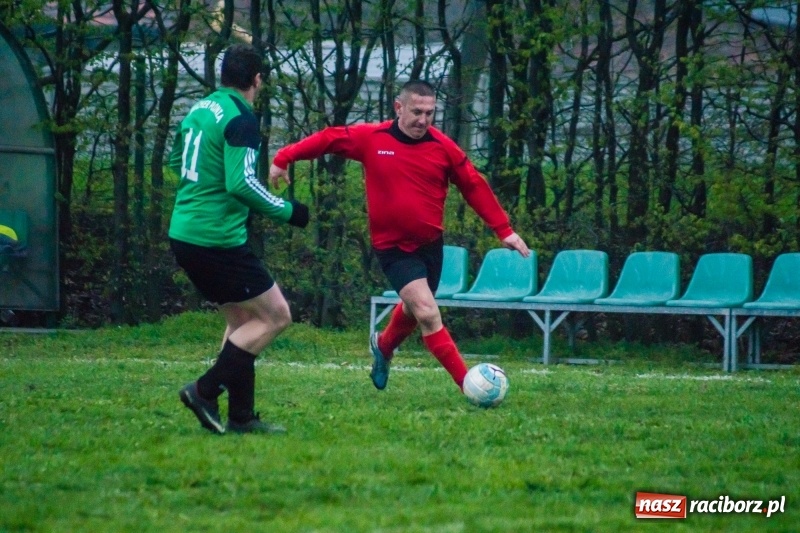 Zdjęcie w galerii na portalu naszraciborz.pl: C klasa: Nieudana inauguracja Wichru Płonia wiadomości z regionu