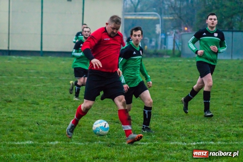 Zdjęcie w galerii na portalu naszraciborz.pl: C klasa: Nieudana inauguracja Wichru Płonia wiadomości z regionu