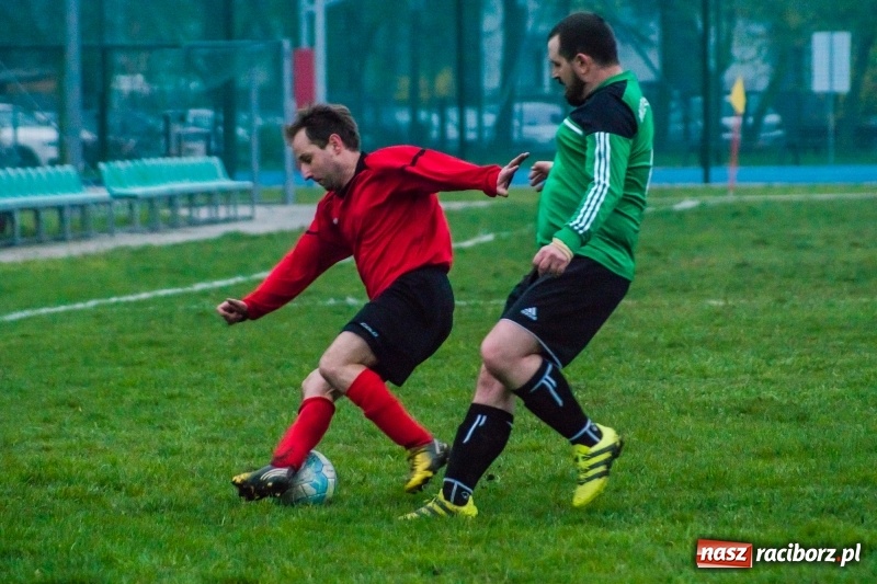 Zdjęcie w galerii na portalu naszraciborz.pl: C klasa: Nieudana inauguracja Wichru Płonia wiadomości z regionu