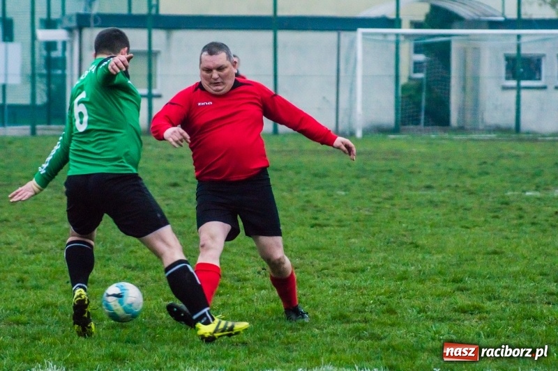 Zdjęcie w galerii na portalu naszraciborz.pl: C klasa: Nieudana inauguracja Wichru Płonia wiadomości z regionu
