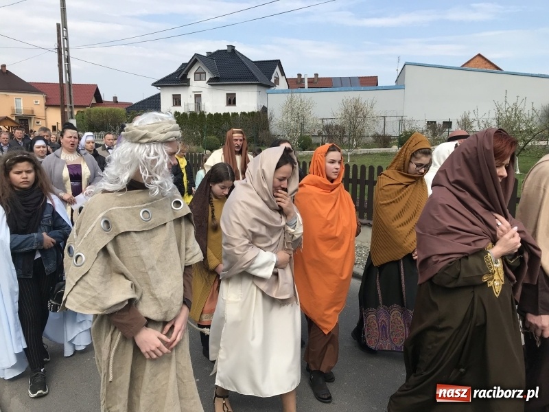 Zdjęcie w galerii na portalu naszraciborz.pl: Misterium Męki Pańskiej w Krzyżanowicach [FOTO i WIDEO]  wiadomości z regionu