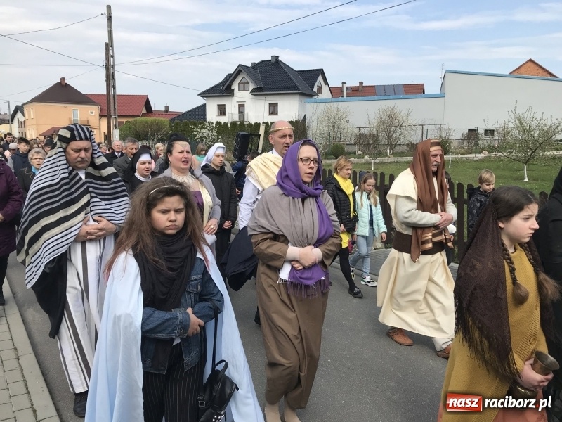 Zdjęcie w galerii na portalu naszraciborz.pl: Misterium Męki Pańskiej w Krzyżanowicach [FOTO i WIDEO]  wiadomości z regionu
