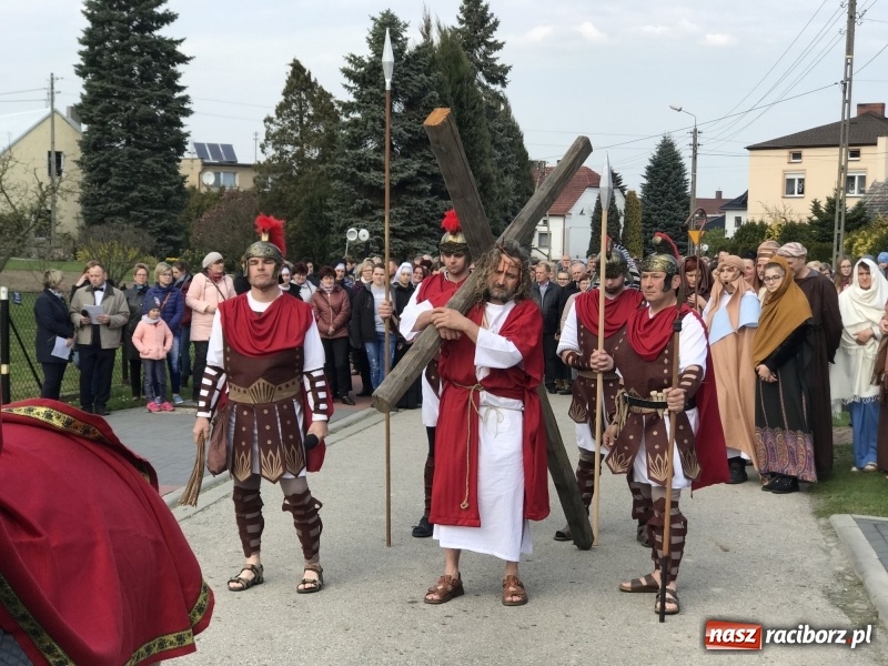 Zdjęcie w galerii na portalu naszraciborz.pl: Misterium Męki Pańskiej w Krzyżanowicach [FOTO i WIDEO]  wiadomości z regionu