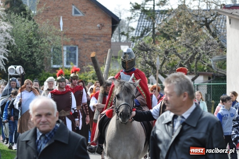 Zdjęcie w galerii na portalu naszraciborz.pl: Misterium Męki Pańskiej w Krzyżanowicach [FOTO i WIDEO]  wiadomości z regionu