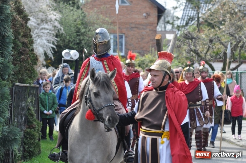Zdjęcie w galerii na portalu naszraciborz.pl: Misterium Męki Pańskiej w Krzyżanowicach [FOTO i WIDEO]  wiadomości z regionu