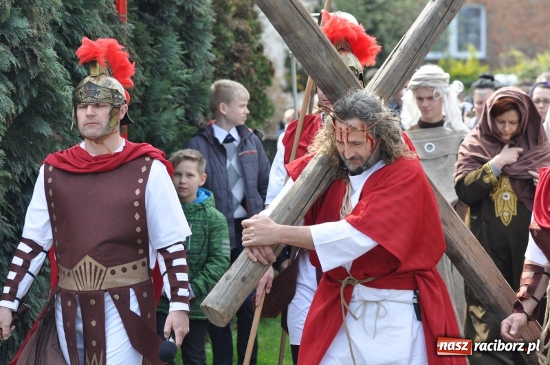 Zdjęcie w galerii na portalu naszraciborz.pl: Misterium Męki Pańskiej w Krzyżanowicach [FOTO i WIDEO]  wiadomości z regionu