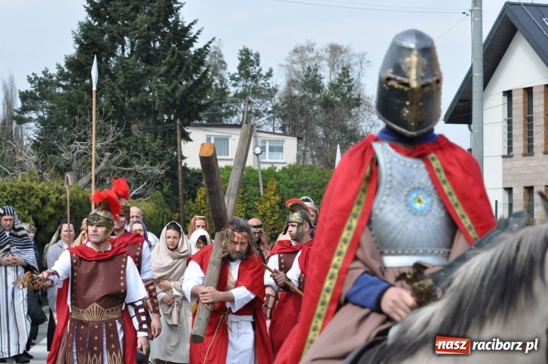 Zdjęcie w galerii na portalu naszraciborz.pl: Misterium Męki Pańskiej w Krzyżanowicach [FOTO i WIDEO]  wiadomości z regionu