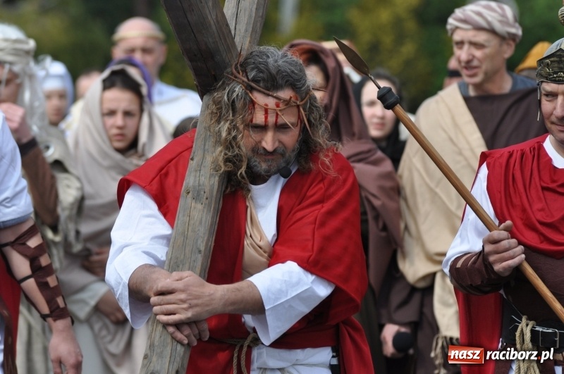 Zdjęcie w galerii na portalu naszraciborz.pl: Misterium Męki Pańskiej w Krzyżanowicach [FOTO i WIDEO]  wiadomości z regionu
