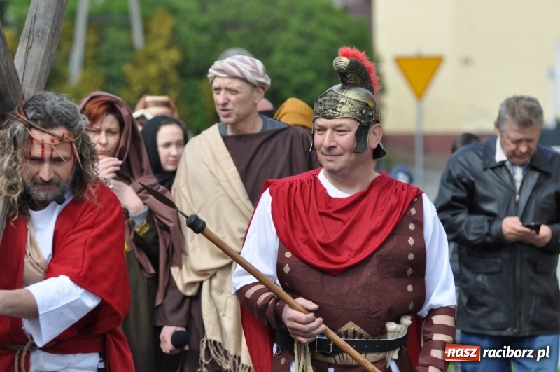 Zdjęcie w galerii na portalu naszraciborz.pl: Misterium Męki Pańskiej w Krzyżanowicach [FOTO i WIDEO]  wiadomości z regionu