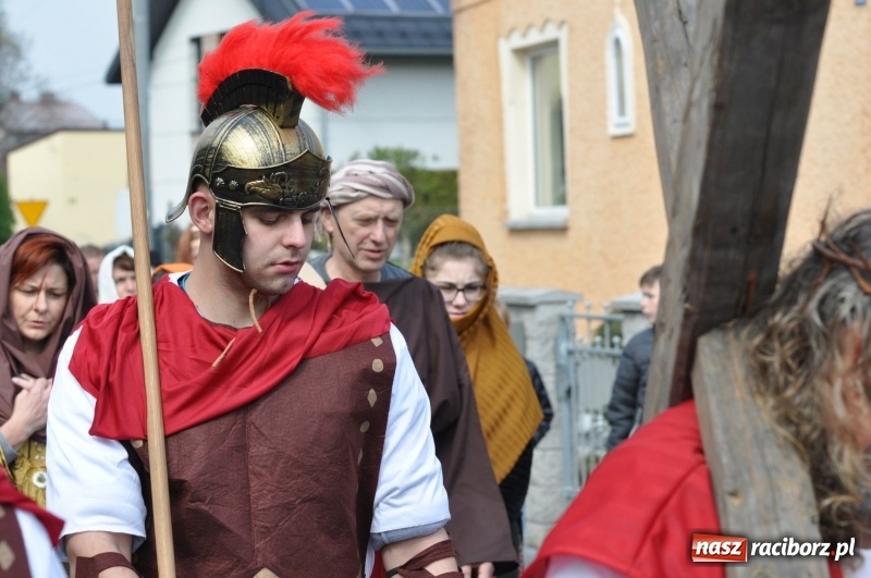 Zdjęcie w galerii na portalu naszraciborz.pl: Misterium Męki Pańskiej w Krzyżanowicach [FOTO i WIDEO]  wiadomości z regionu