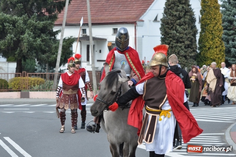 Zdjęcie w galerii na portalu naszraciborz.pl: Misterium Męki Pańskiej w Krzyżanowicach [FOTO i WIDEO]  wiadomości z regionu