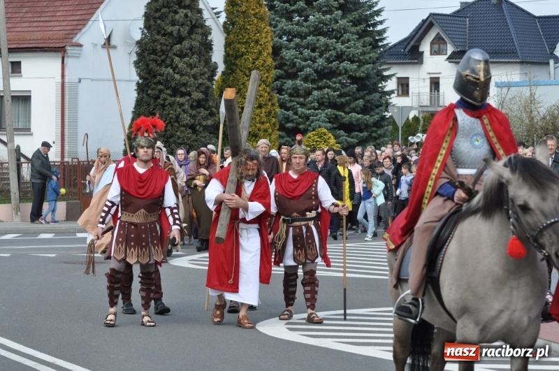 Zdjęcie w galerii na portalu naszraciborz.pl: Misterium Męki Pańskiej w Krzyżanowicach [FOTO i WIDEO]  wiadomości z regionu
