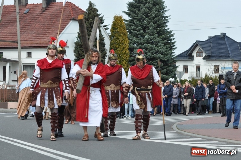 Zdjęcie w galerii na portalu naszraciborz.pl: Misterium Męki Pańskiej w Krzyżanowicach [FOTO i WIDEO]  wiadomości z regionu