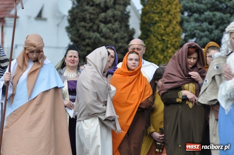 Zdjęcie w galerii na portalu naszraciborz.pl: Misterium Męki Pańskiej w Krzyżanowicach [FOTO i WIDEO]  wiadomości z regionu