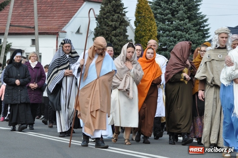 Zdjęcie w galerii na portalu naszraciborz.pl: Misterium Męki Pańskiej w Krzyżanowicach [FOTO i WIDEO]  wiadomości z regionu