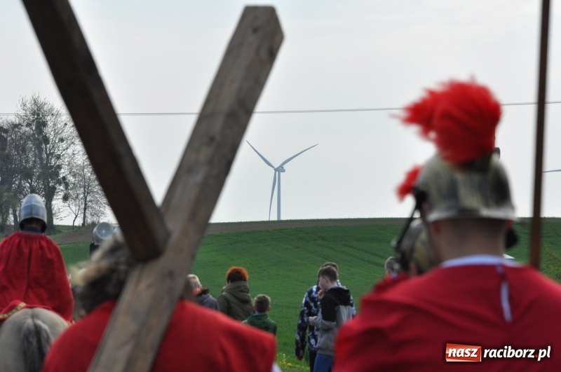 Zdjęcie w galerii na portalu naszraciborz.pl: Misterium Męki Pańskiej w Krzyżanowicach [FOTO i WIDEO]  wiadomości z regionu
