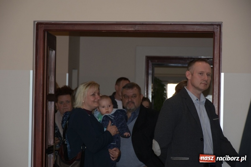 Zdjęcie w galerii na portalu naszraciborz.pl: Na słodko i przy muzyce. Kiermasz w Tworkowie [FOTO i WIDEO] wiadomości z regionu