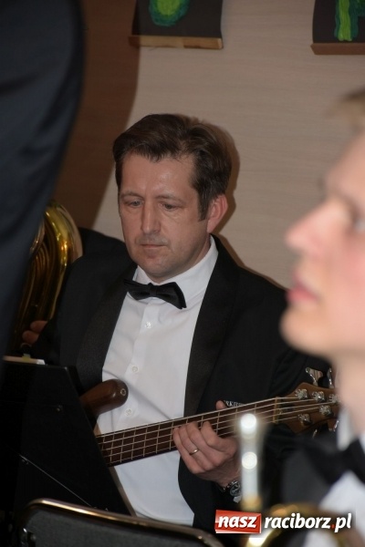 Zdjęcie w galerii na portalu naszraciborz.pl: Na słodko i przy muzyce. Kiermasz w Tworkowie [FOTO i WIDEO] wiadomości z regionu