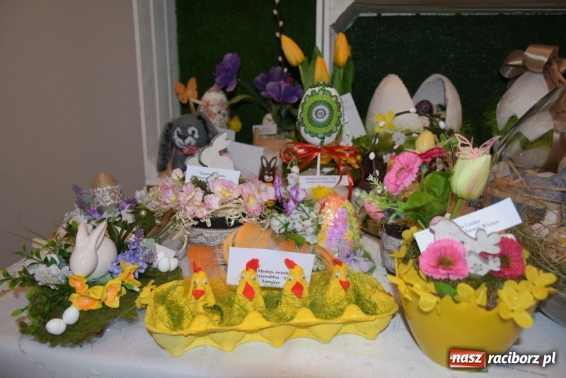 Zdjęcie w galerii na portalu naszraciborz.pl: Na słodko i przy muzyce. Kiermasz w Tworkowie [FOTO i WIDEO] wiadomości z regionu