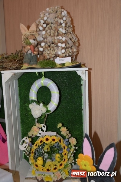 Zdjęcie w galerii na portalu naszraciborz.pl: Na słodko i przy muzyce. Kiermasz w Tworkowie [FOTO i WIDEO] wiadomości z regionu