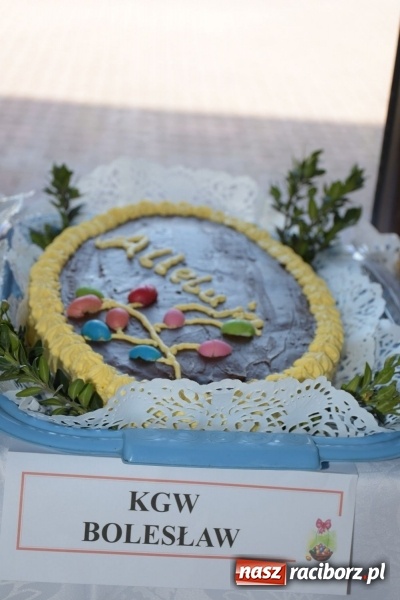 Zdjęcie w galerii na portalu naszraciborz.pl: Na słodko i przy muzyce. Kiermasz w Tworkowie [FOTO i WIDEO] wiadomości z regionu