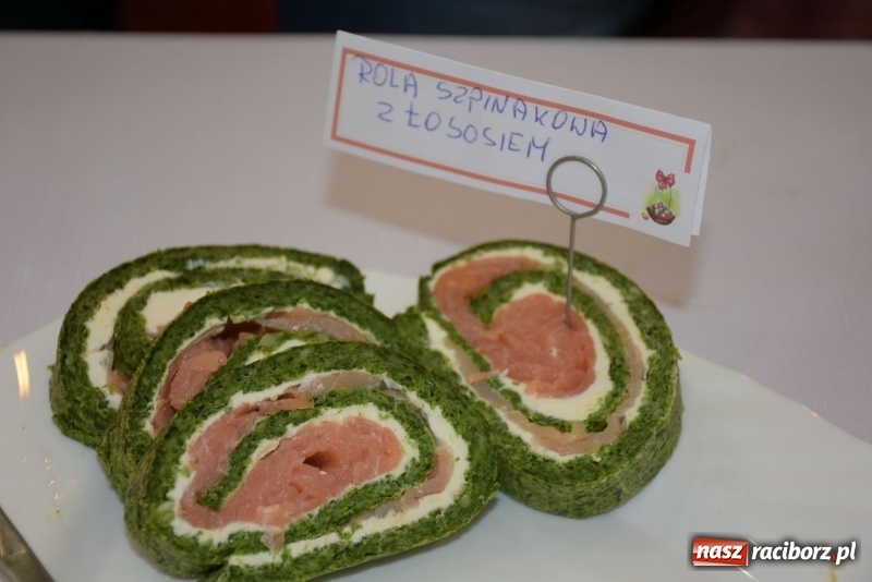 Zdjęcie w galerii na portalu naszraciborz.pl: Na słodko i przy muzyce. Kiermasz w Tworkowie [FOTO i WIDEO] wiadomości z regionu