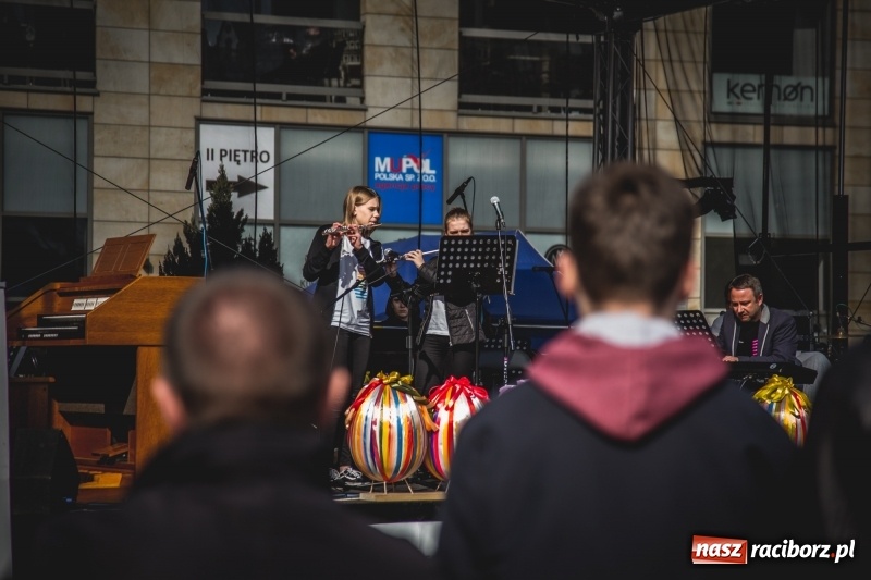 Zdjęcie w galerii na portalu naszraciborz.pl: Wielkanocny jarmark na raciborskim Rynku [FOTO] wiadomości z regionu