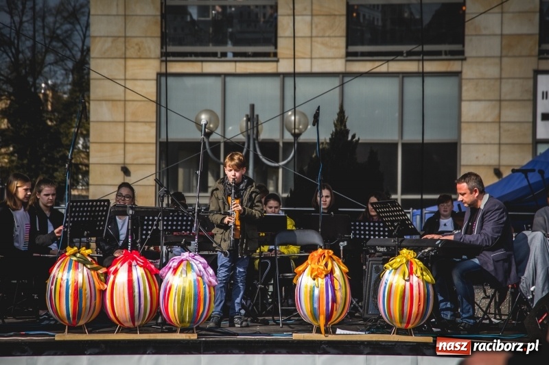 Zdjęcie w galerii na portalu naszraciborz.pl: Wielkanocny jarmark na raciborskim Rynku [FOTO] wiadomości z regionu