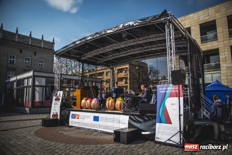 Zdjęcie w galerii na portalu naszraciborz.pl: Wielkanocny jarmark na raciborskim Rynku [FOTO] wiadomości z regionu