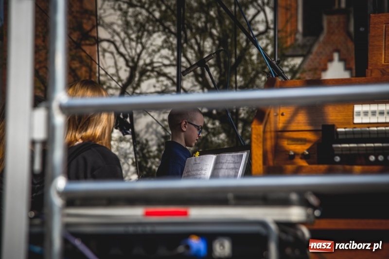 Zdjęcie w galerii na portalu naszraciborz.pl: Wielkanocny jarmark na raciborskim Rynku [FOTO] wiadomości z regionu