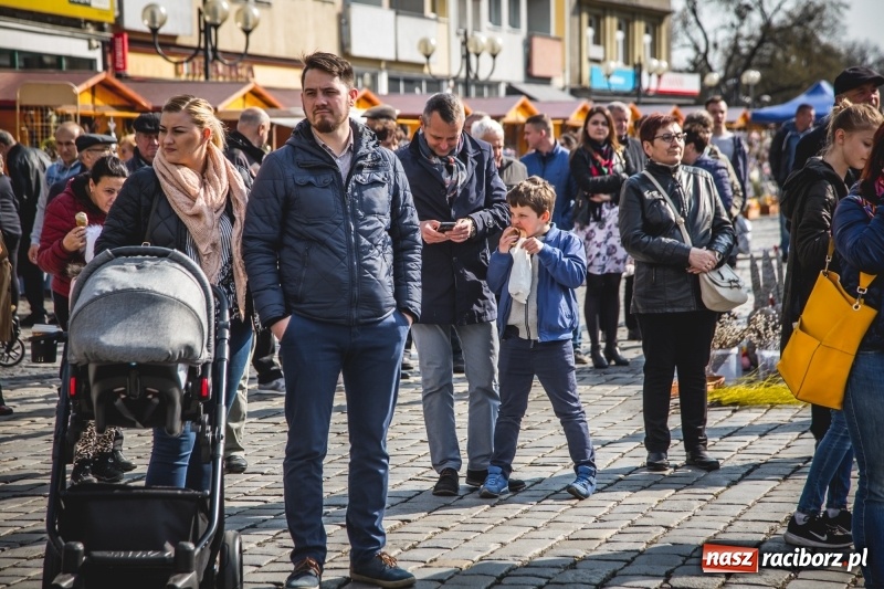 Zdjęcie w galerii na portalu naszraciborz.pl: Wielkanocny jarmark na raciborskim Rynku [FOTO] wiadomości z regionu