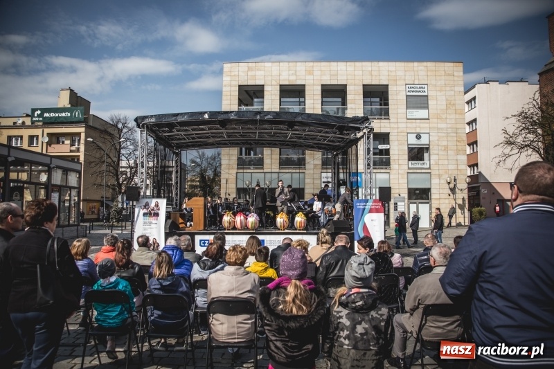Zdjęcie w galerii na portalu naszraciborz.pl: Wielkanocny jarmark na raciborskim Rynku [FOTO] wiadomości z regionu