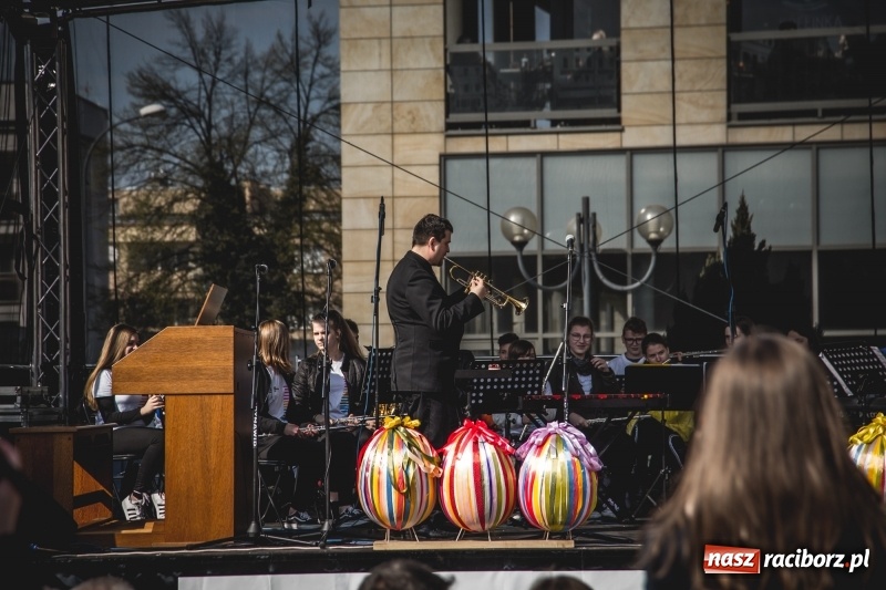 Zdjęcie w galerii na portalu naszraciborz.pl: Wielkanocny jarmark na raciborskim Rynku [FOTO] wiadomości z regionu