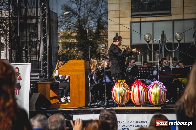 Zdjęcie w galerii na portalu naszraciborz.pl: Wielkanocny jarmark na raciborskim Rynku [FOTO] wiadomości z regionu