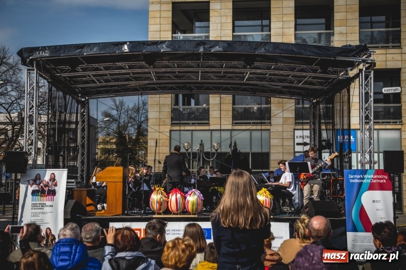 Zdjęcie w galerii na portalu naszraciborz.pl: Wielkanocny jarmark na raciborskim Rynku [FOTO] wiadomości z regionu