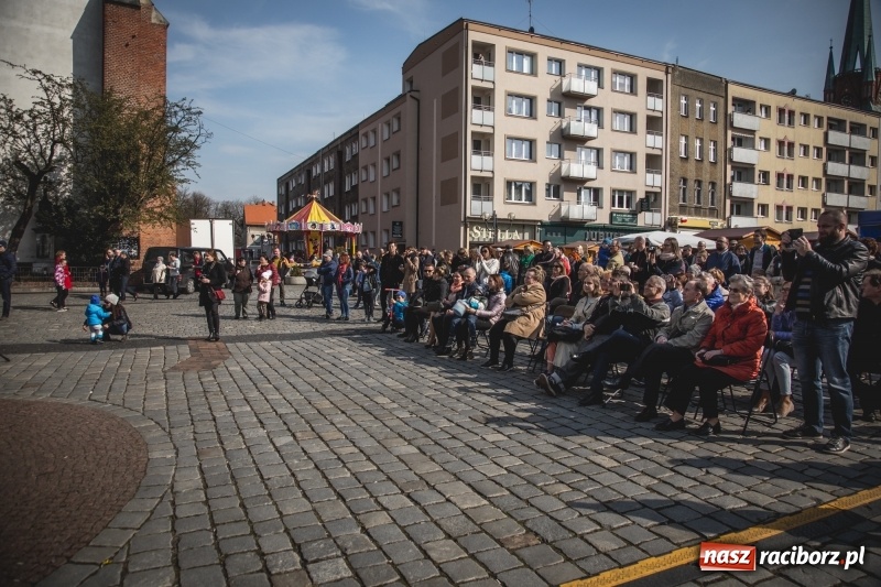Zdjęcie w galerii na portalu naszraciborz.pl: Wielkanocny jarmark na raciborskim Rynku [FOTO] wiadomości z regionu