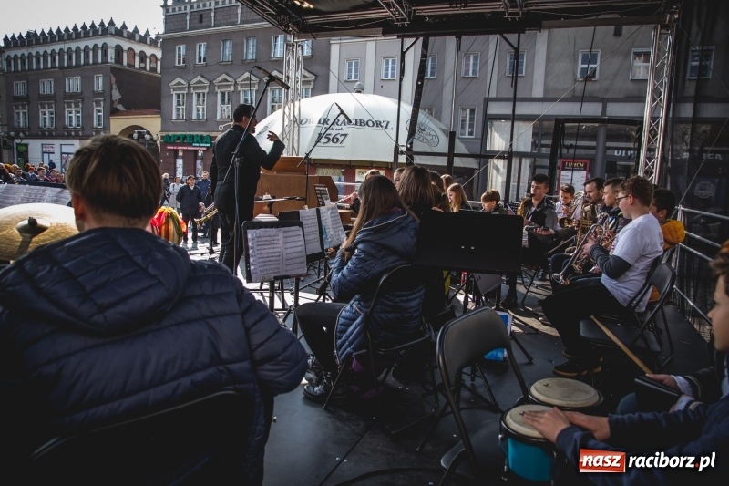 Zdjęcie w galerii na portalu naszraciborz.pl: Wielkanocny jarmark na raciborskim Rynku [FOTO] wiadomości z regionu