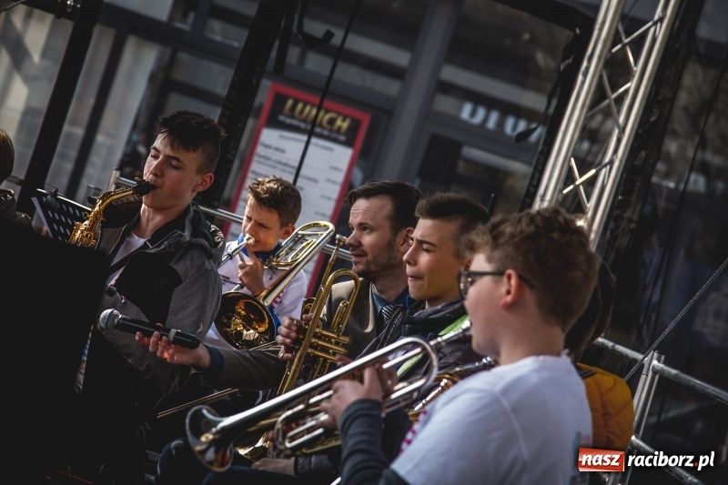 Zdjęcie w galerii na portalu naszraciborz.pl: Wielkanocny jarmark na raciborskim Rynku [FOTO] wiadomości z regionu