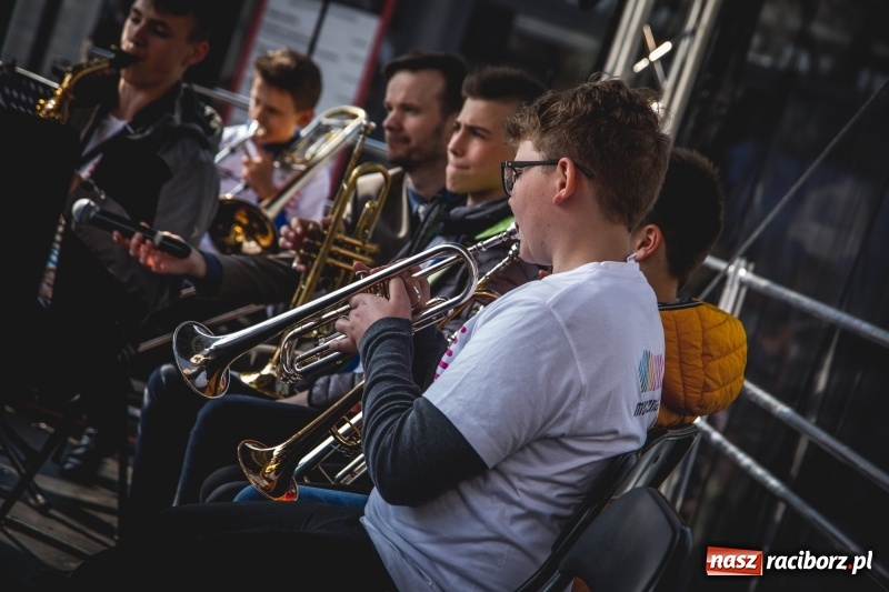 Zdjęcie w galerii na portalu naszraciborz.pl: Wielkanocny jarmark na raciborskim Rynku [FOTO] wiadomości z regionu
