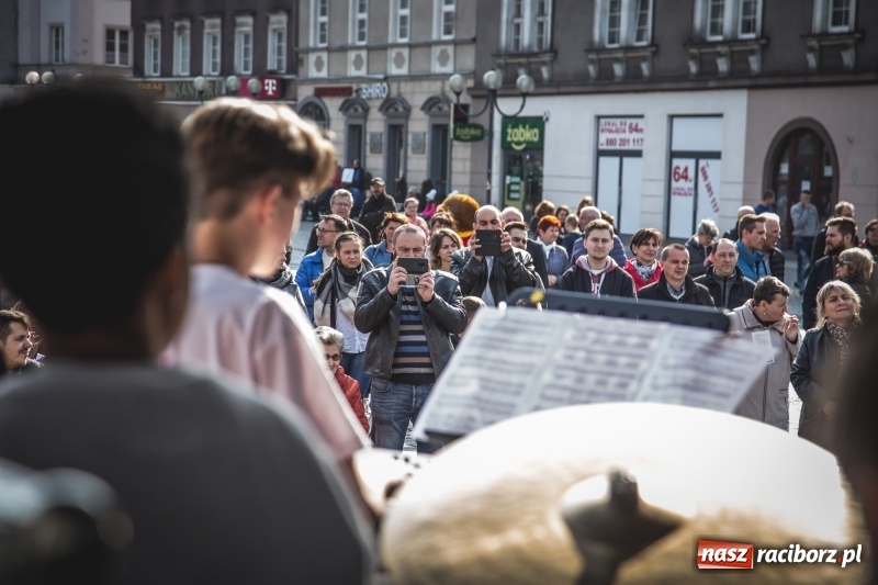 Zdjęcie w galerii na portalu naszraciborz.pl: Wielkanocny jarmark na raciborskim Rynku [FOTO] wiadomości z regionu