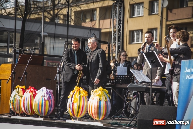 Zdjęcie w galerii na portalu naszraciborz.pl: Wielkanocny jarmark na raciborskim Rynku [FOTO] wiadomości z regionu