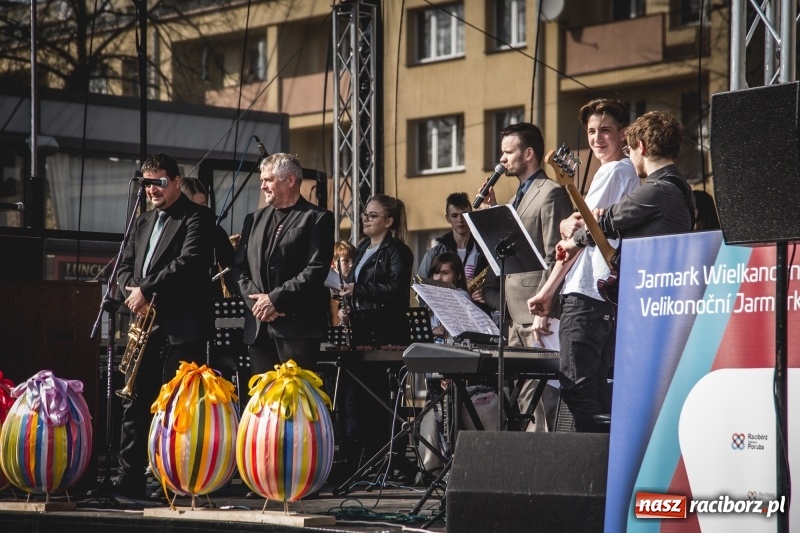 Zdjęcie w galerii na portalu naszraciborz.pl: Wielkanocny jarmark na raciborskim Rynku [FOTO] wiadomości z regionu