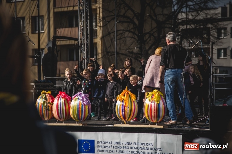 Zdjęcie w galerii na portalu naszraciborz.pl: Wielkanocny jarmark na raciborskim Rynku [FOTO] wiadomości z regionu