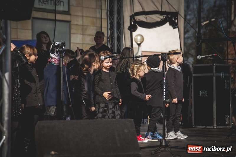 Zdjęcie w galerii na portalu naszraciborz.pl: Wielkanocny jarmark na raciborskim Rynku [FOTO] wiadomości z regionu