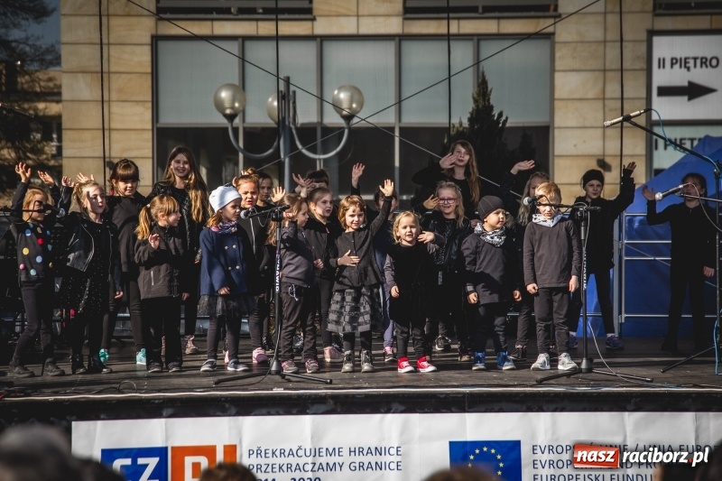 Zdjęcie w galerii na portalu naszraciborz.pl: Wielkanocny jarmark na raciborskim Rynku [FOTO] wiadomości z regionu